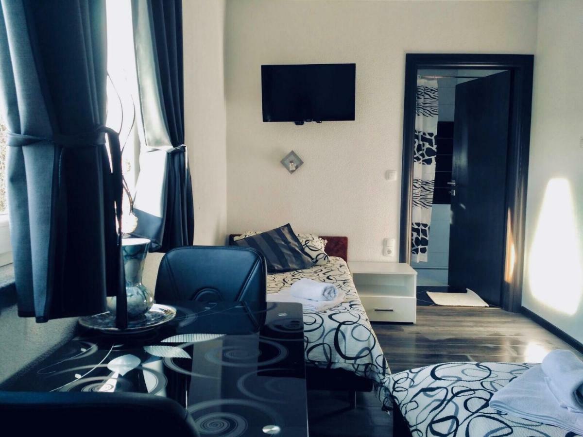 Guest House First Stop Rakovica Exterior photo